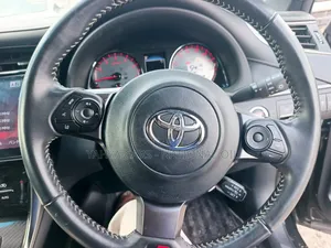 Toyota Harrier 2.0 2018 Black