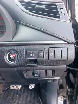 Toyota Harrier 2.0 2018 Black