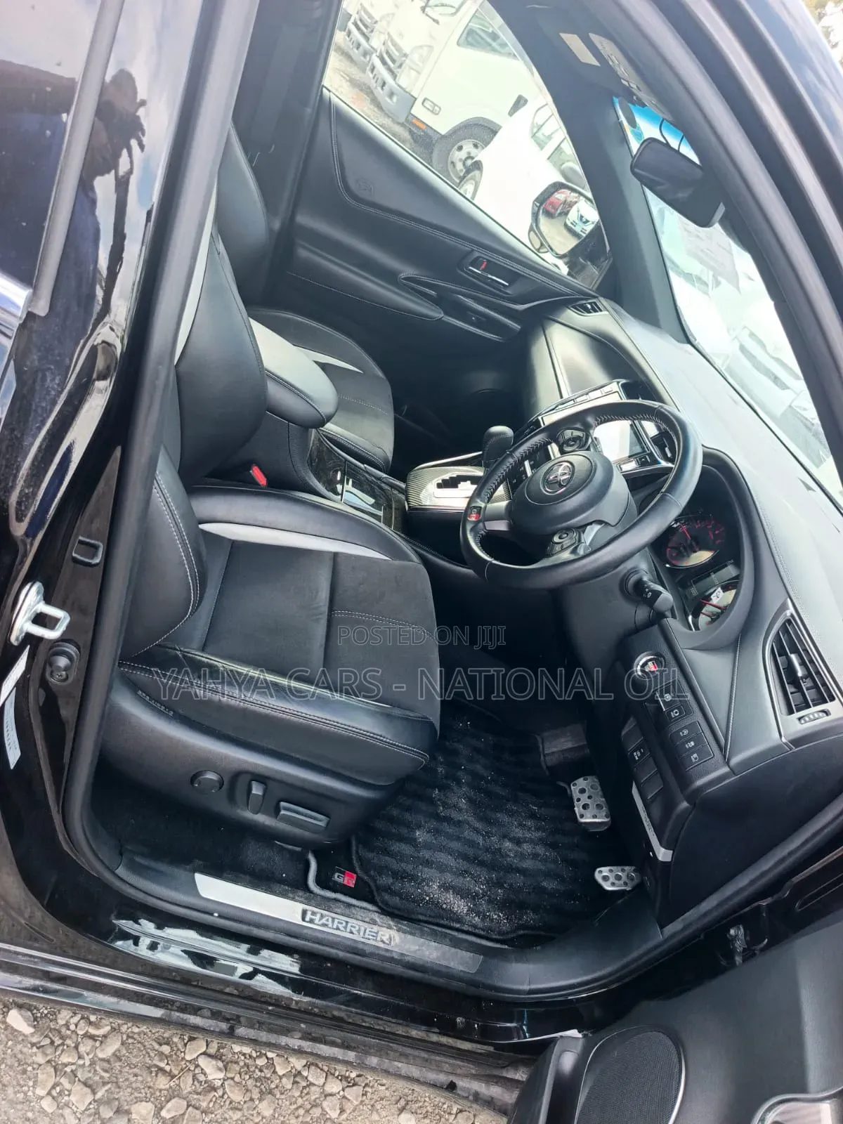 Toyota Harrier 2.0 2018 Black