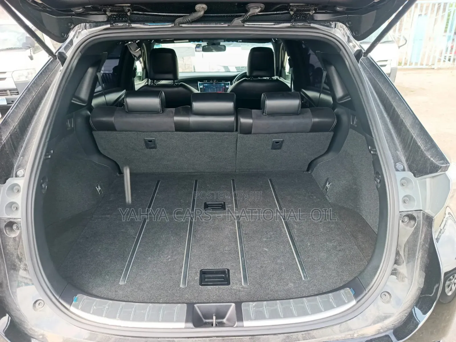 Toyota Harrier 2.0 2018 Black