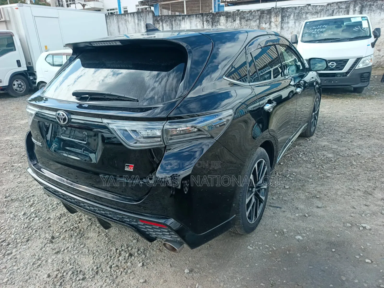 Toyota Harrier 2.0 2018 Black
