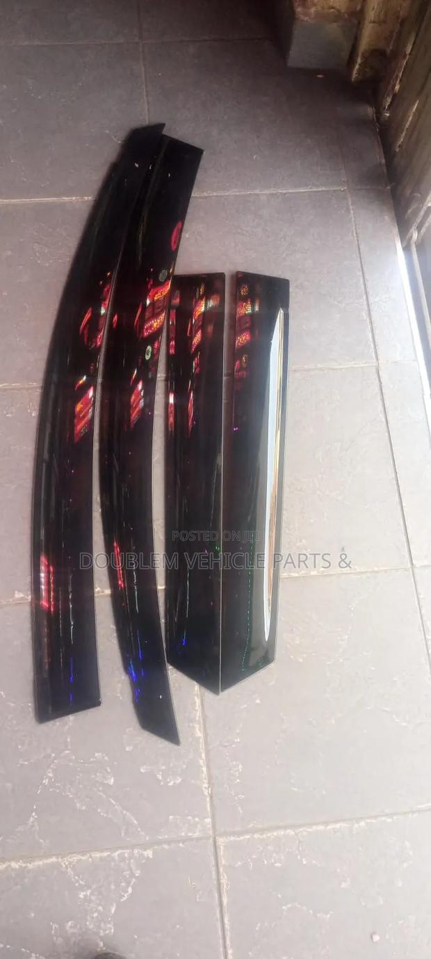 Windbreakers/Sunvisors Toyota Ractis 2010,2011,2012,2013,2014 Original