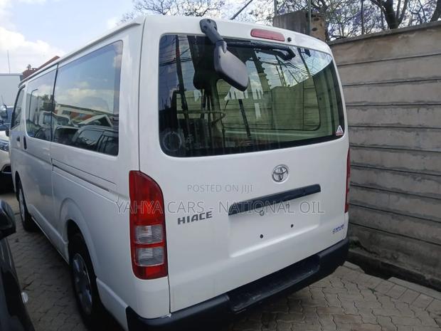 Toyota HiAce 2018 White - thumbnail 4