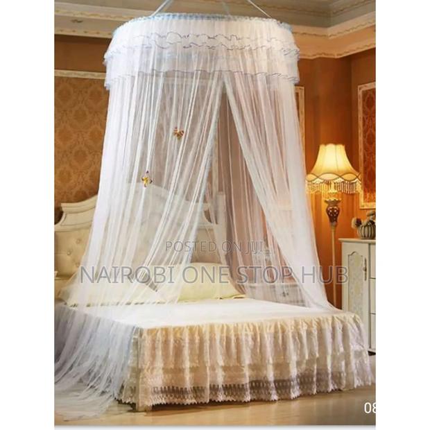 *Queen Size Round Nets√° 