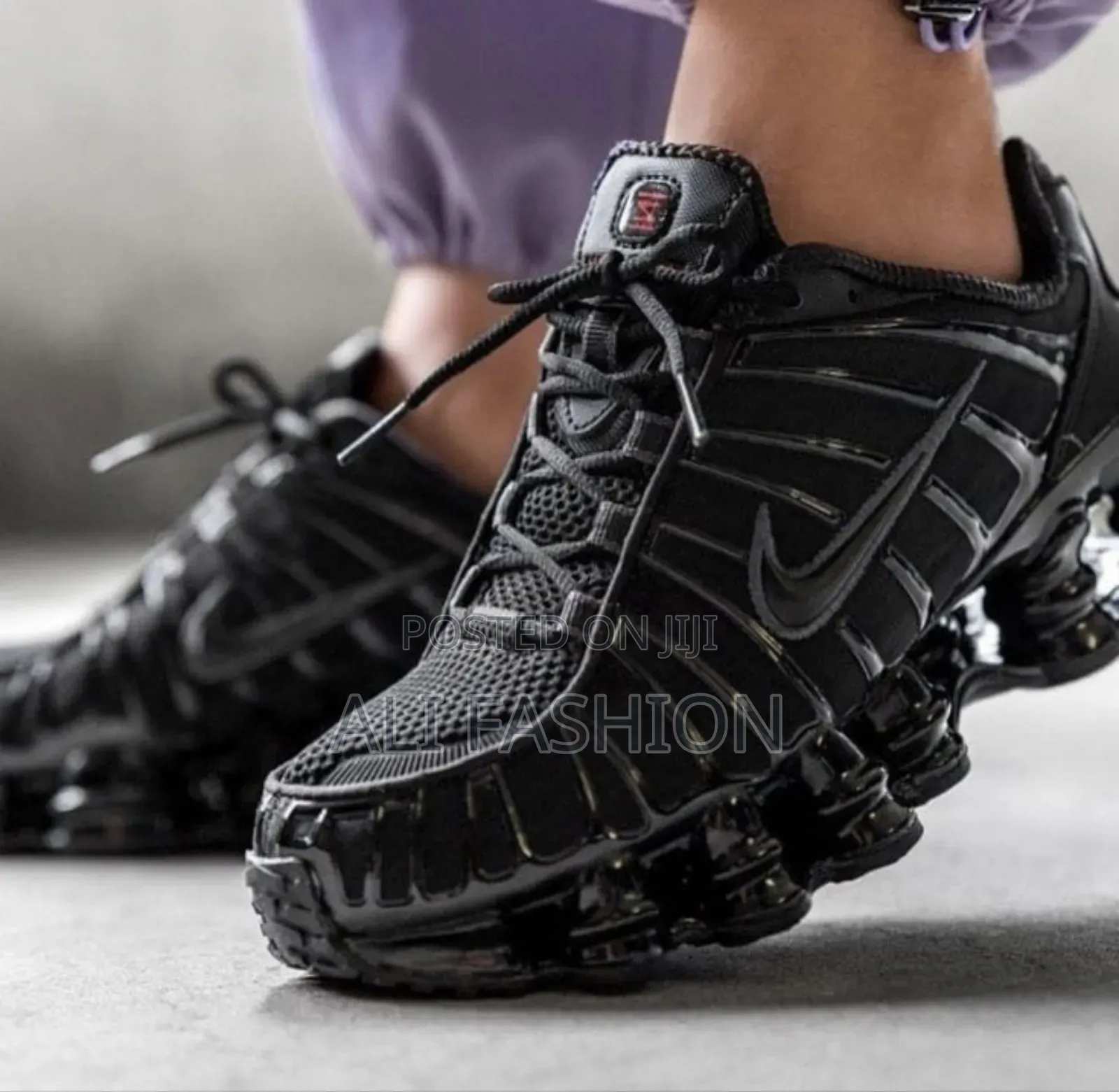 Nike Shox *Metallic Black*