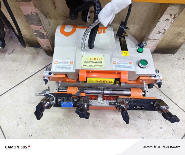 Key Cutting Machine