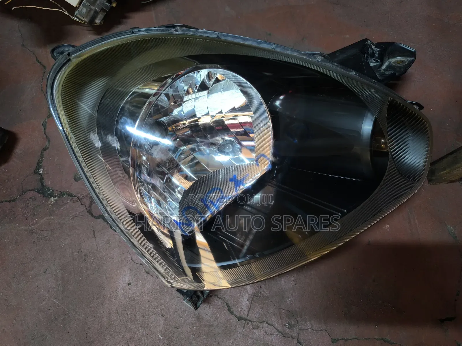 Daihatsu Mira 2012 Non Zenon Headlight