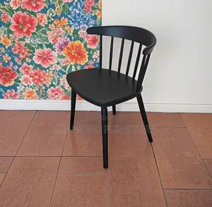 Home Furniture;Modern Plastic Diningchair With Sleek Minimalist Design