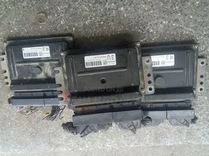 Nissan B15/Y11 Engine Computer.