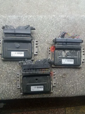 Nissan B15/Y11 Engine Computer.