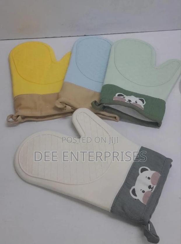 Silicone Insulated Oven Gloves - main view