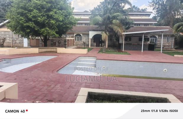 6bdrm Mansion in Kerarapon for rent