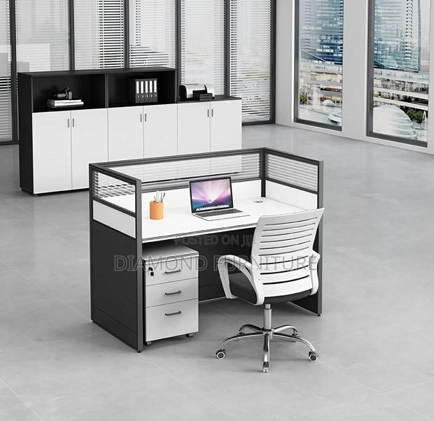 Office Furniture; Dynamic 1-Way Office Workstation With Sleek Design