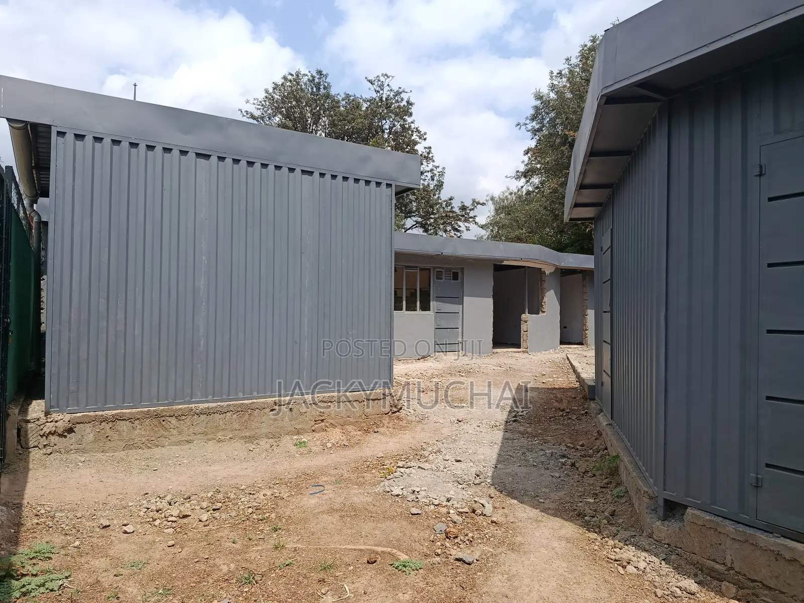 Quiet Upperhill Commercial Space – Secure, Accessible Free Parking