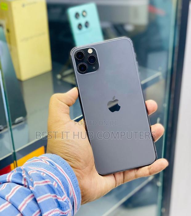 Apple iPhone 11 Pro Max 256 GB Gray - main view