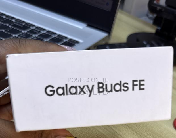 Galaxy Buds Fe - thumbnail 2
