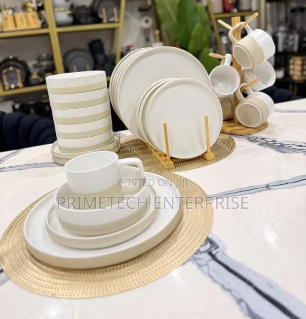 24 PCS Cream and White Dinner Set