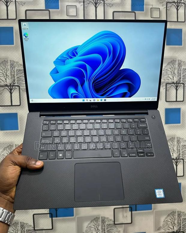 Laptop Dell Precision 5520 16GB Intel Core I7 SSD 512GB - thumbnail 3
