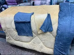 Single Velvet Woollen Duvets - Size: 6×6