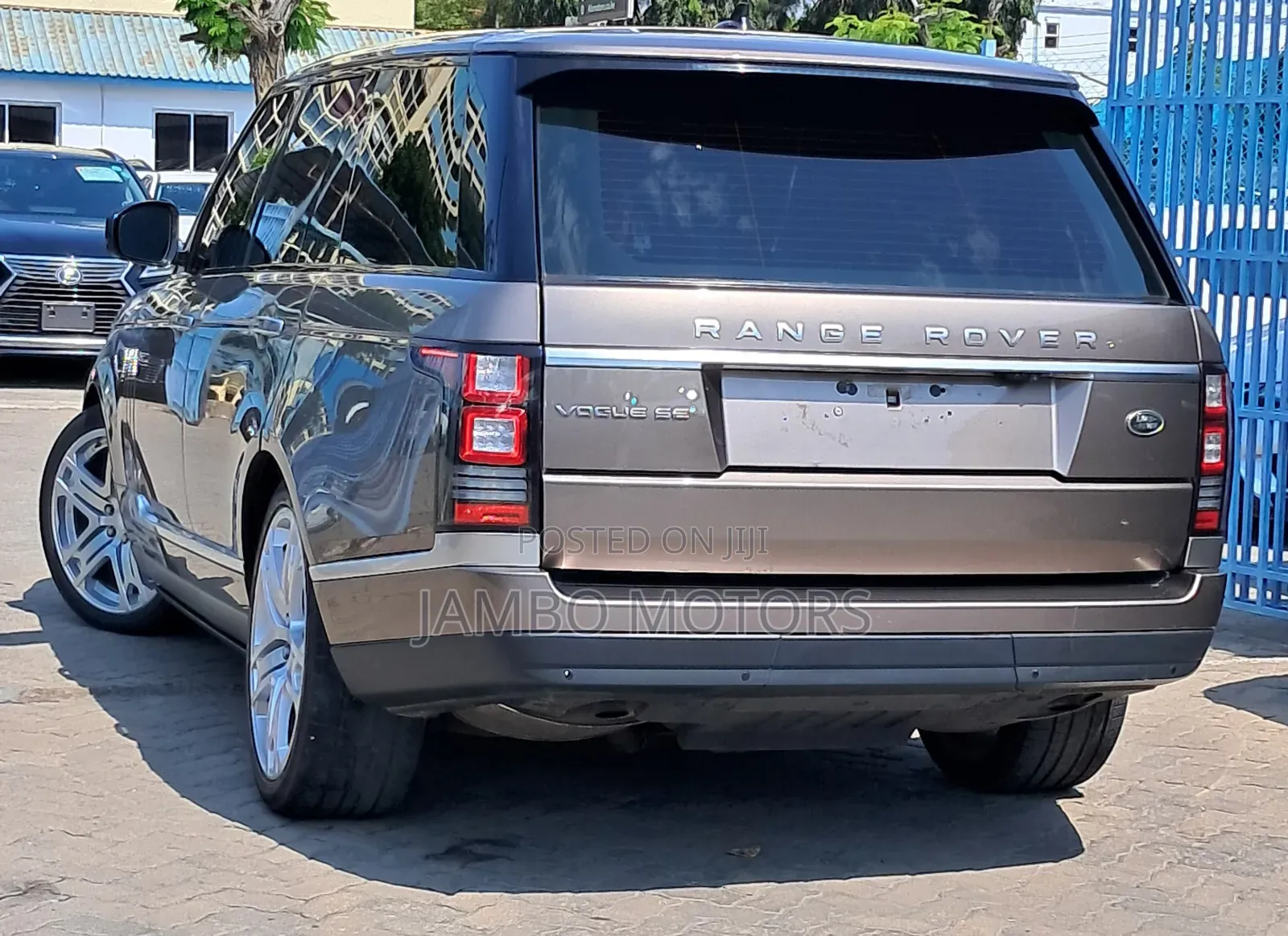 Land Rover Range Rover Vogue 2019 Gold