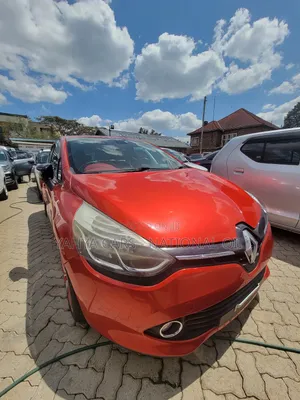 Renault Lutecia 2017 Red