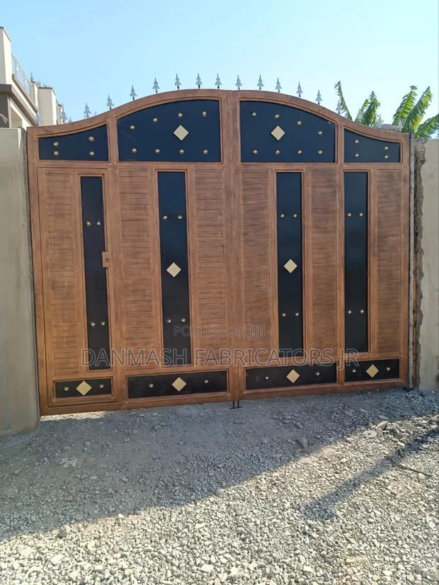 Modern Decorative Compound Gate - main view