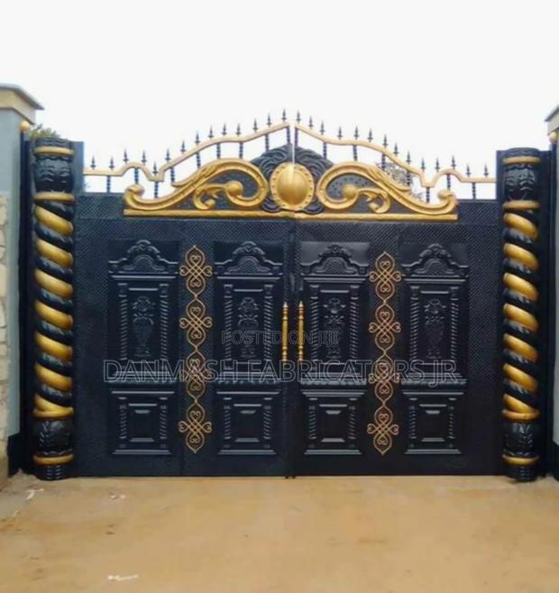 Royal Luxury Black Gold Gate - main view