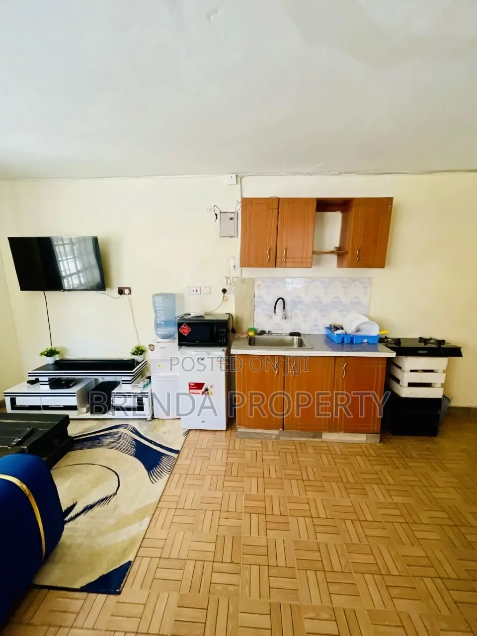 A Cozy Studio Airbnb Apartment Along TRM Drive, Roysambu.