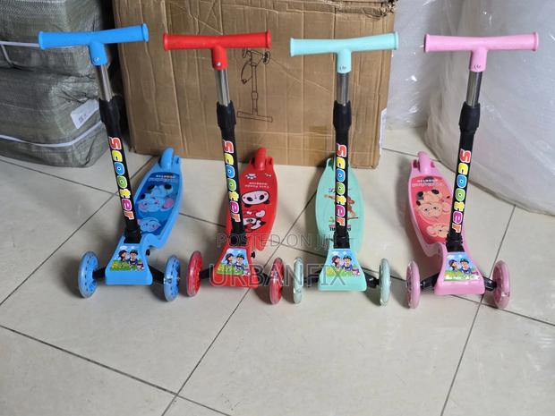 Heavy-Duty Height Adjustable 3 Led Wheels Kid's Scooters, Upto 50kgs - main view