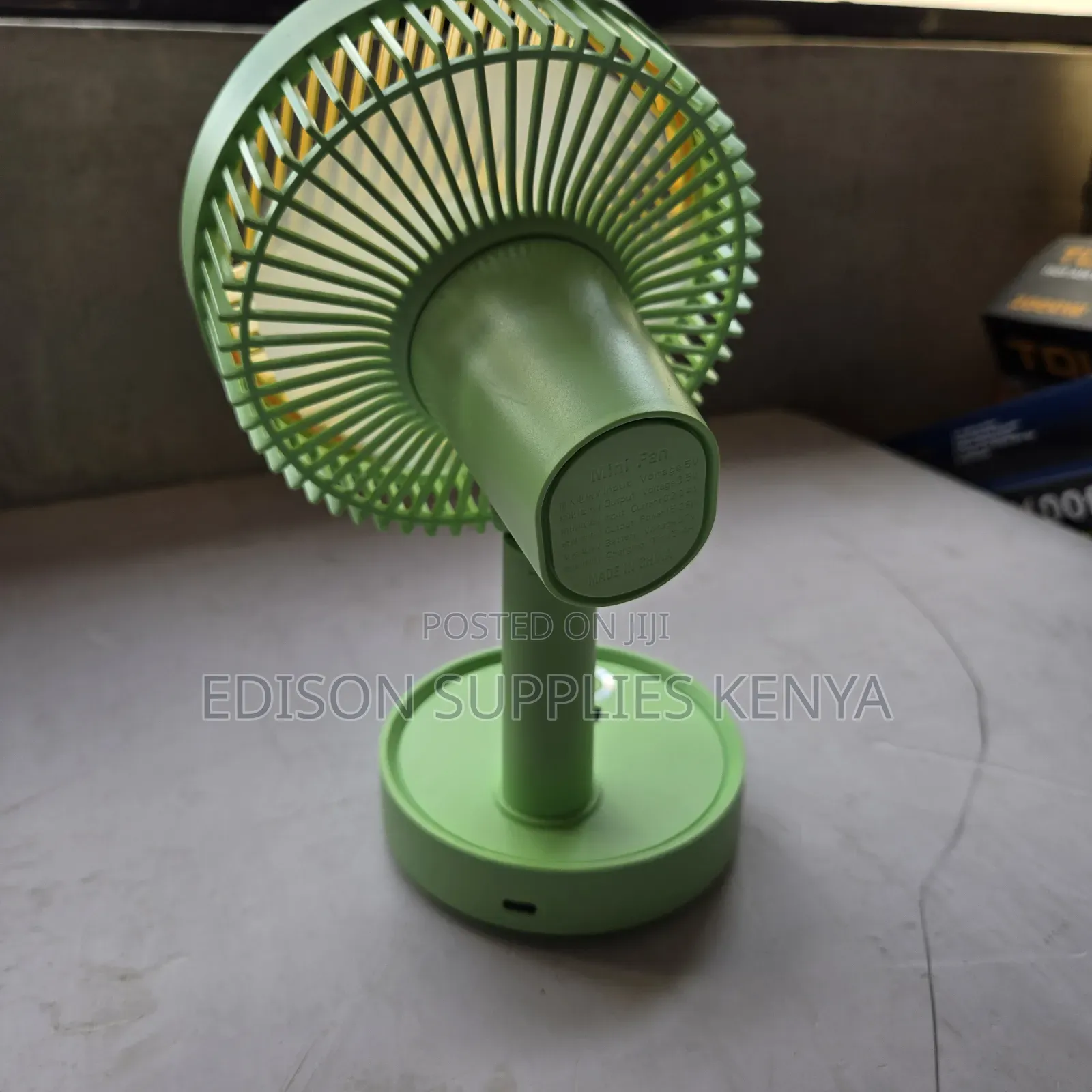 Desk Fan Oscillating Rechargeable Usb Telescopic Fan Table Fans