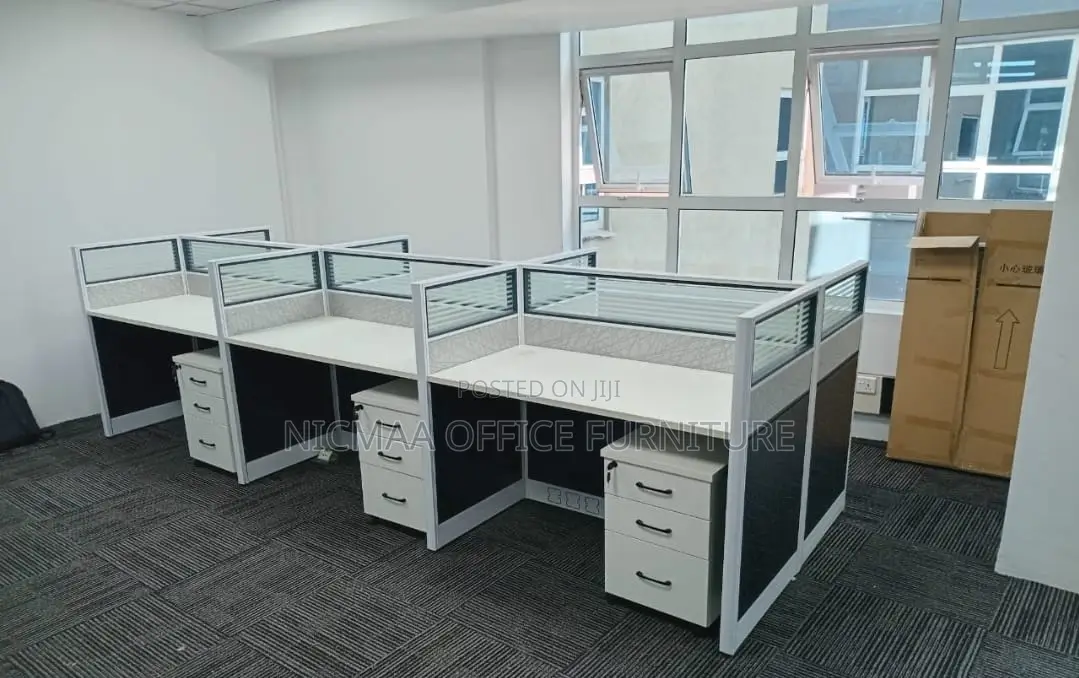 6-Persons Modern, Private Professional Workstation