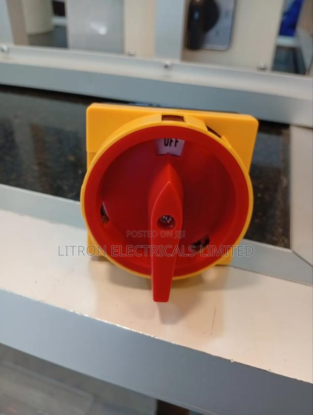 Panel Mount Isolator 32a - main view