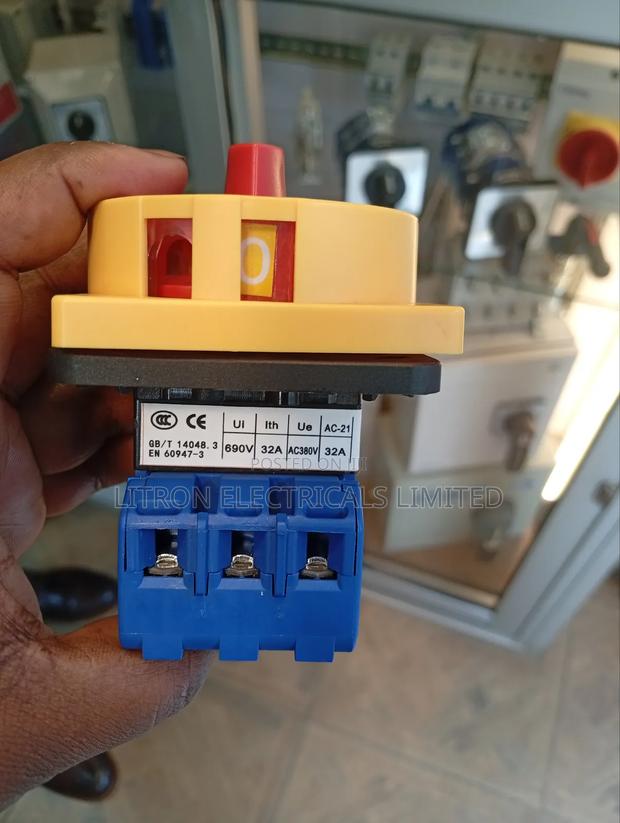 Panel Mount Isolator 32a - thumbnail 2