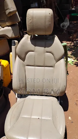 Land Rover Defender Seats