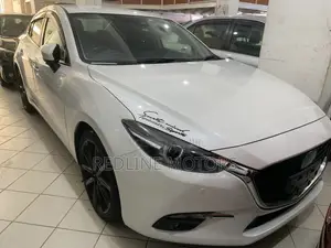 Mazda Axela 2018 Off white