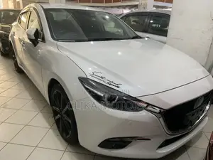 Mazda Axela 2018 Off white