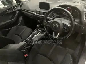 Mazda Axela 2018 Off white