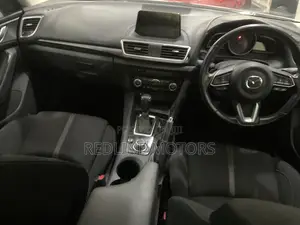 Mazda Axela 2018 Off white