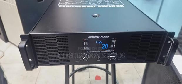 (Ca-20) Amplifier Crest Audio - main view