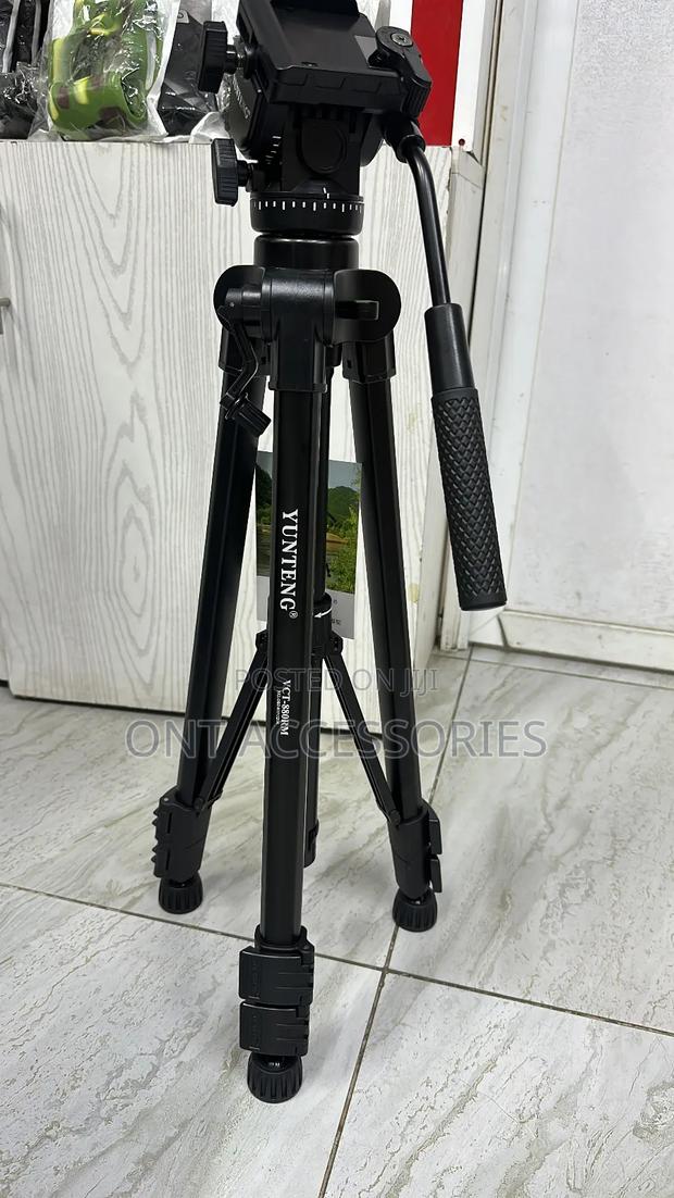 Yungteng VCT-880 Tripod