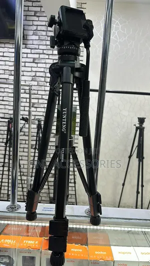 Yungteng VCT-880 Tripod