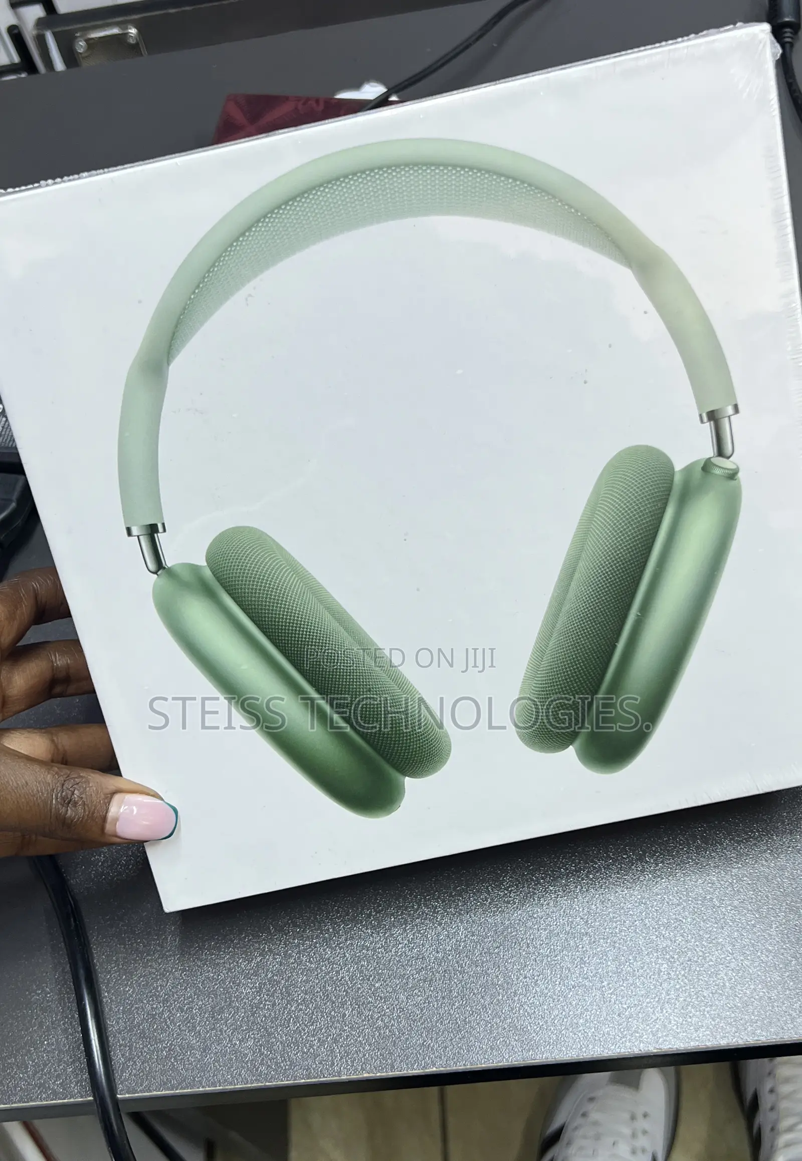 Green Apple Airpods Max.