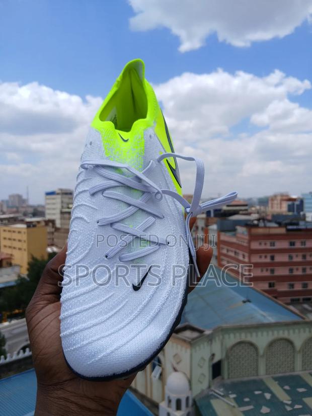 Fresh New Phantom Gx Luna Tf Soccer Trainers - Nike Football
