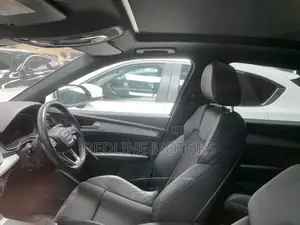 Audi Q5 2.0T Premium AWD quattro 2018 White