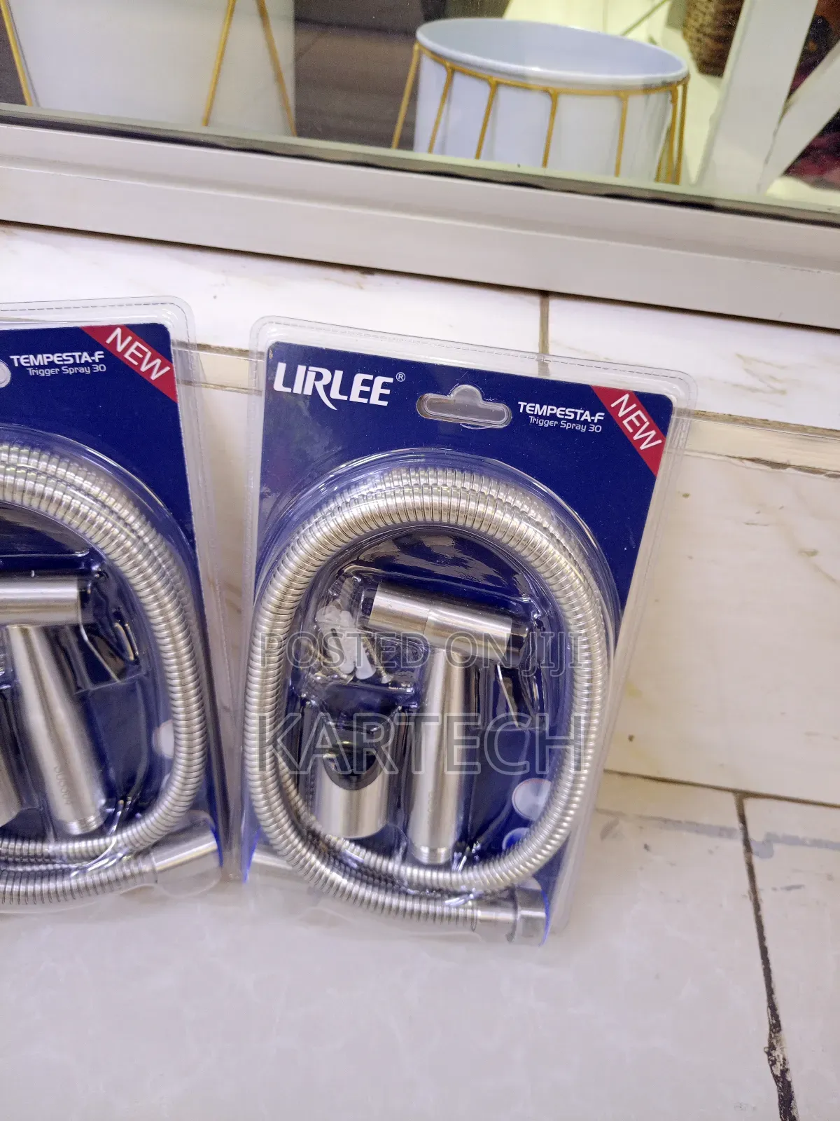 Lirlee Tempesta-F Health Faucet With Wall Mount