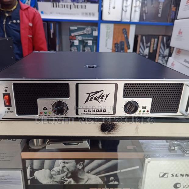 Peavey (Cs-4080) Amplifier - main view