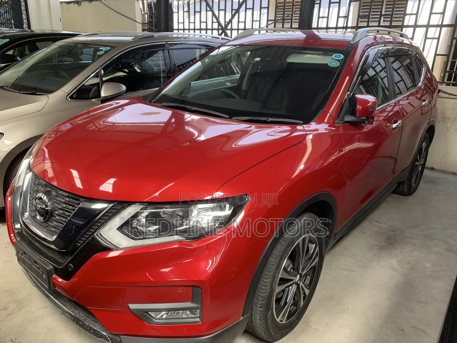 Nissan X-Trail 2.0 Petrol FWD 2018 Red