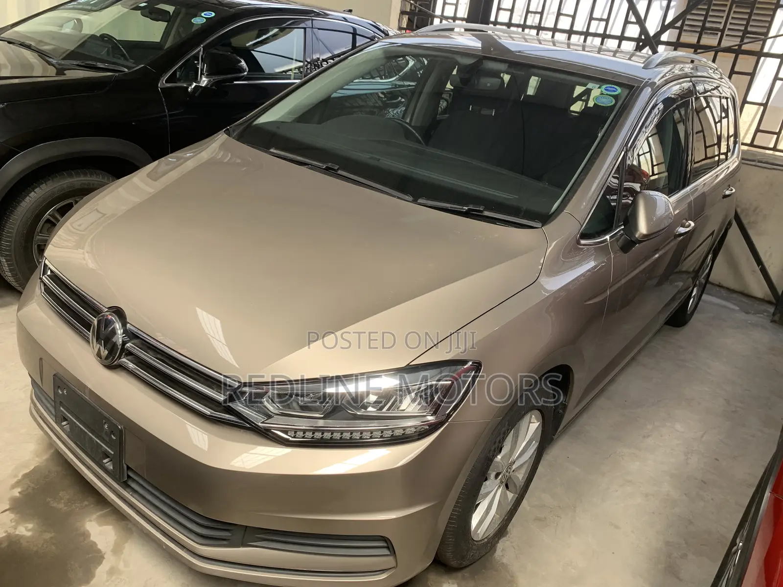 Volkswagen Touran 2018 Ivory