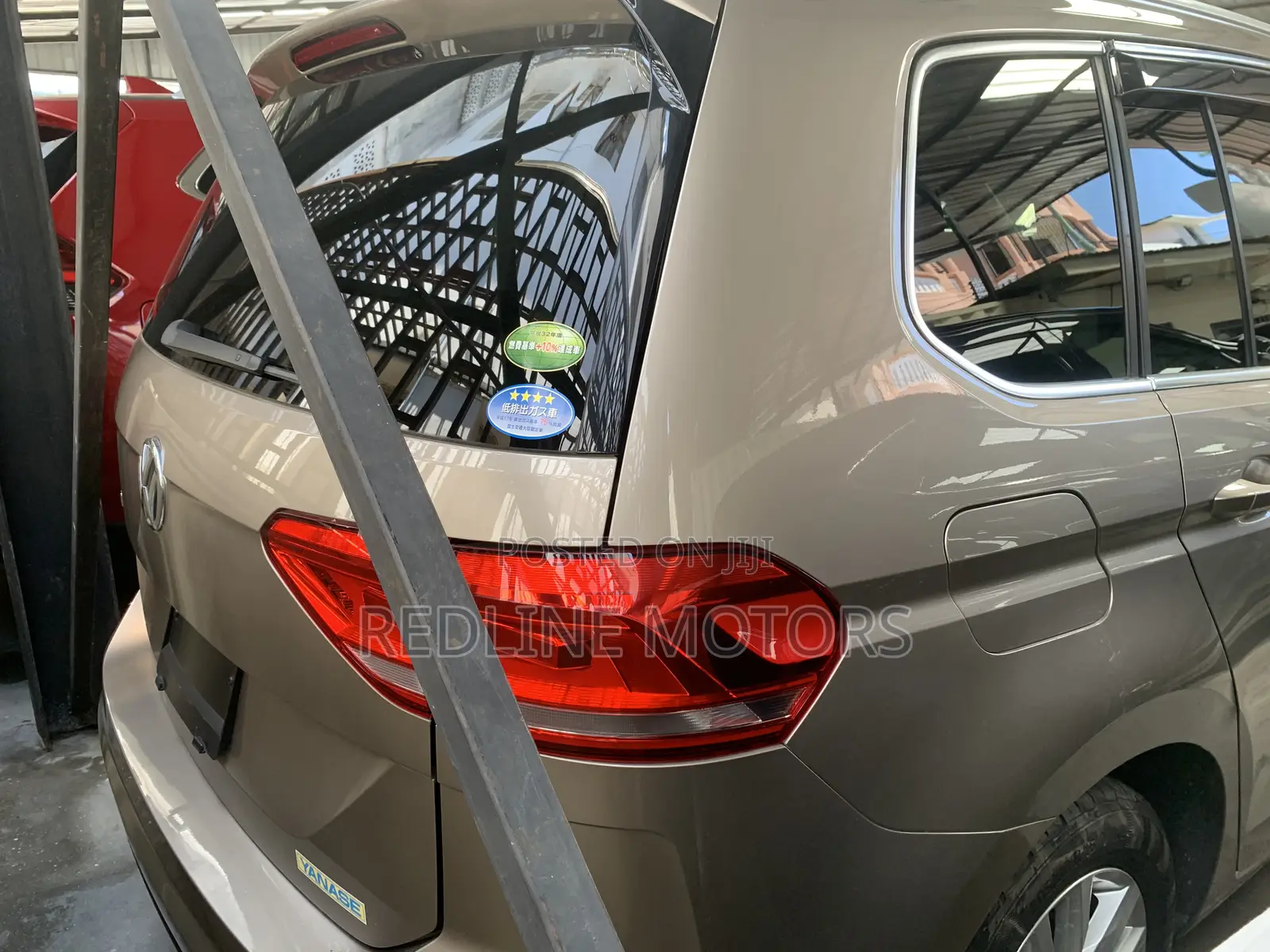 Volkswagen Touran 2018 Ivory
