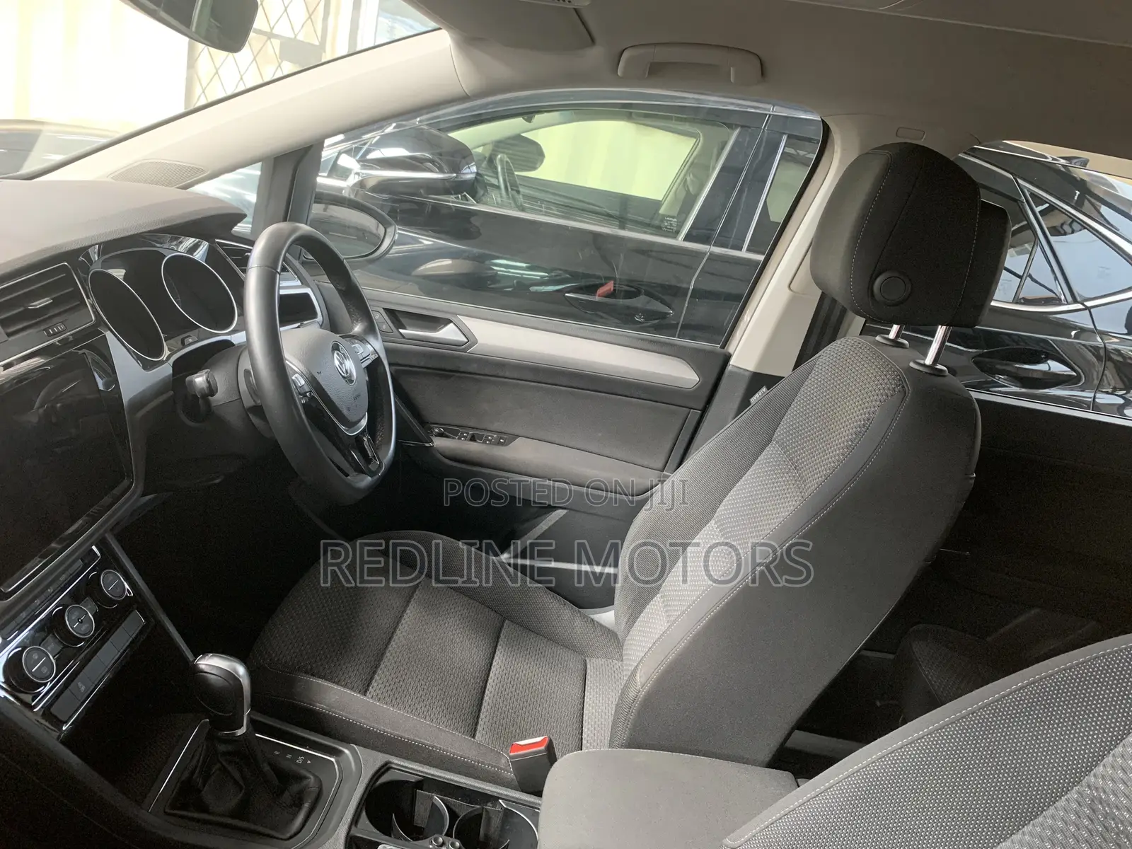 Volkswagen Touran 2018 Ivory